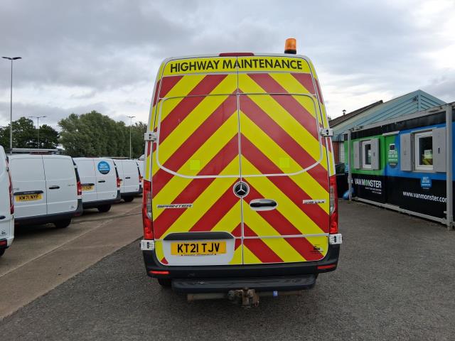 2021 Mercedes-Benz Sprinter 3.5T H2 Progressive Van (KT21TJV) Image 8