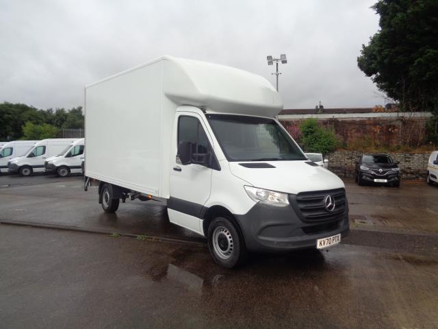 2020 Mercedes-Benz Sprinter 3.5T Luton  (KV70PTX) Image 2