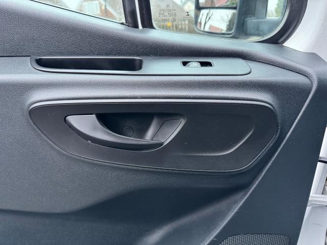 2021 Mercedes-Benz Sprinter 316 CDI L3  Luton Tail Lift (KV70VSX) Image 42
