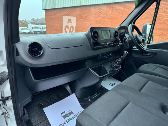 2021 Mercedes-Benz Sprinter 316 CDI L3  Luton Tail Lift (KV70VSX) Image 36