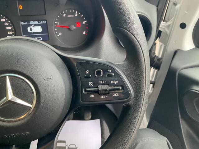 2021 Mercedes-Benz Sprinter 316 CDI L3  Luton Tail Lift (KV70VSX) Image 25