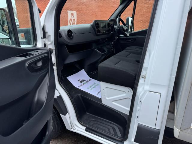 2021 Mercedes-Benz Sprinter 316 CDI L3  Luton Tail Lift (KV70VSX) Image 35