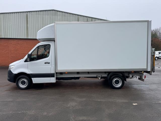 2021 Mercedes-Benz Sprinter 316 CDI L3  Luton Tail Lift (KV70VSX) Image 6