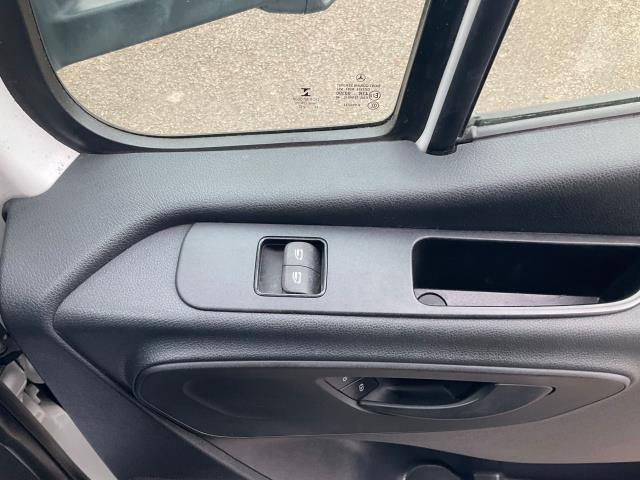 2021 Mercedes-Benz Sprinter 316 CDI L3  Luton Tail Lift (KV70VSX) Image 27