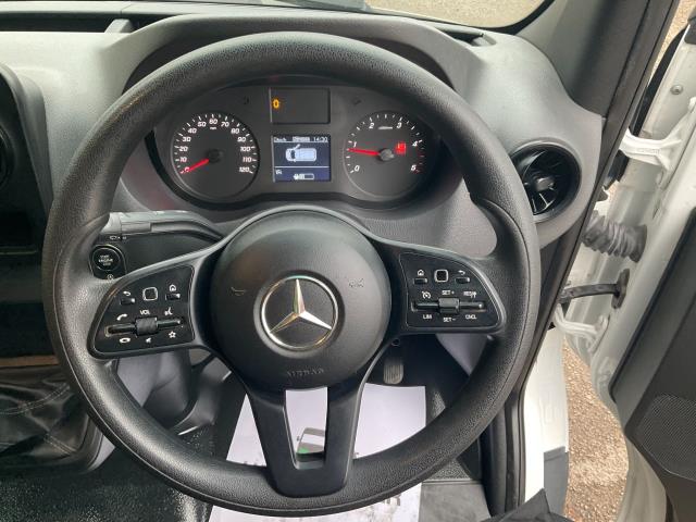 2021 Mercedes-Benz Sprinter 316 CDI L3  Luton Tail Lift (KV70VSX) Image 16