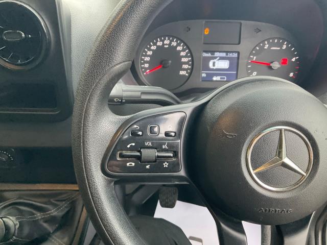2021 Mercedes-Benz Sprinter 316 CDI L3  Luton Tail Lift (KV70VSX) Image 23