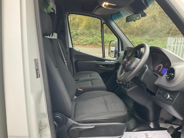 2021 Mercedes-Benz Sprinter 316 CDI L3  Luton Tail Lift (KV70VSX) Image 15