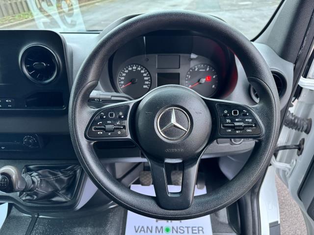 2021 Mercedes-Benz Sprinter 316 CDI L3  Luton Tail Lift (KV70VSX) Image 22