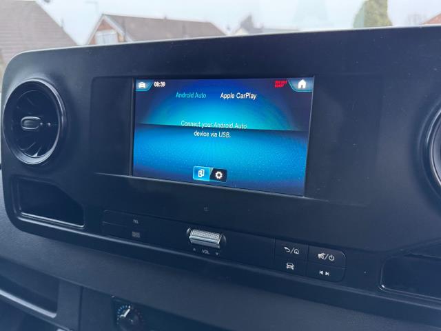 2021 Mercedes-Benz Sprinter 316 CDI L3  Luton Tail Lift (KV70VSX) Image 31