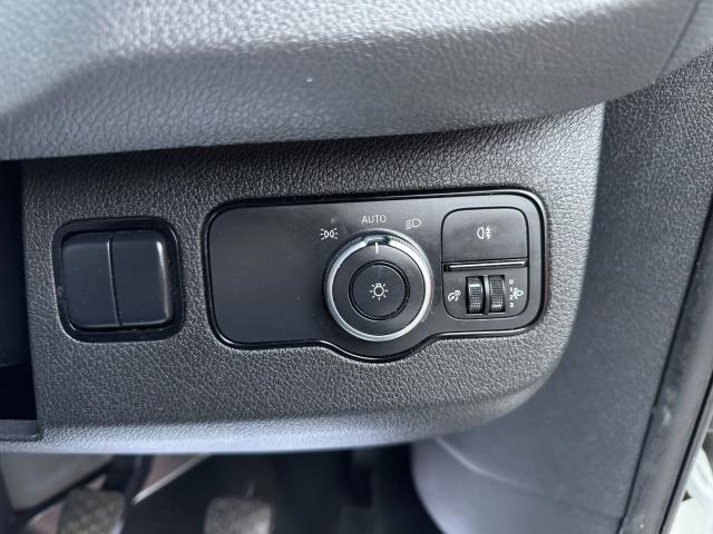 2021 Mercedes-Benz Sprinter 316 CDI L3  Luton Tail Lift (KV70VSX) Image 26