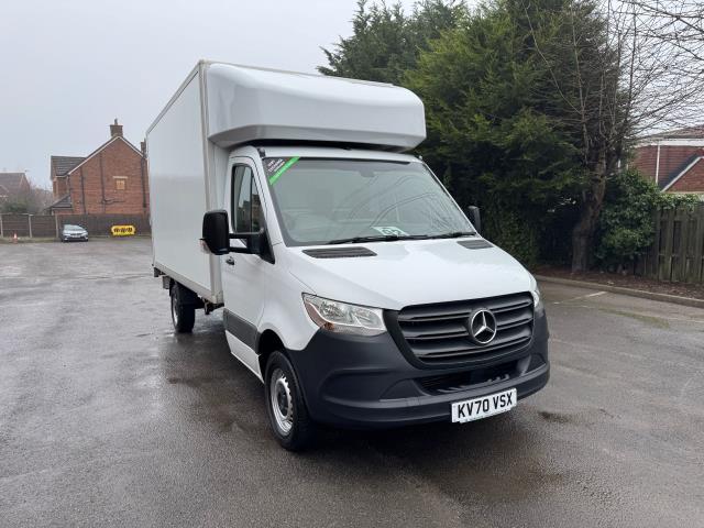 2021 Mercedes-Benz Sprinter 316 CDI L3  Luton Tail Lift (KV70VSX) Image 2