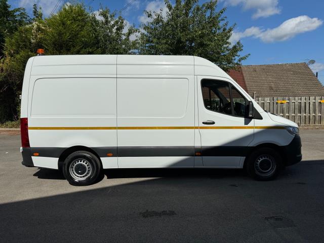 2020 Mercedes-Benz Sprinter 3.5T L2 H2 Van 316 CDI RWD (KW20LVG) Image 10