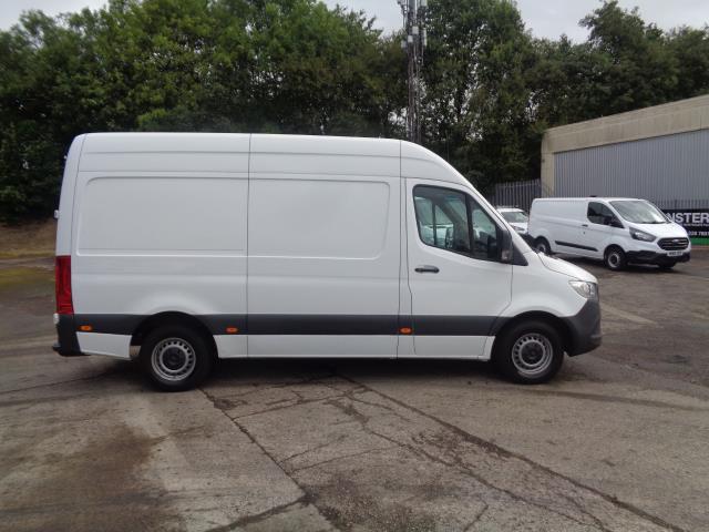 2020 Mercedes-Benz Sprinter 3.5T H2 L2 Van (KW20UCA) Image 5