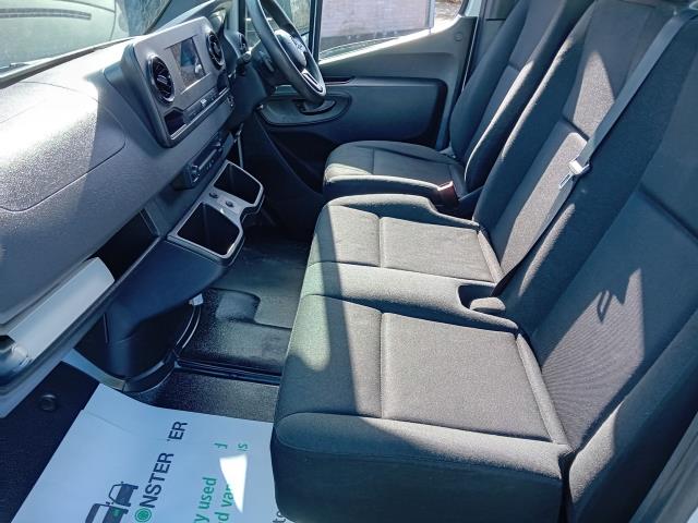 2020 Mercedes-Benz Sprinter 316CDI 13FT DROPSIDE 160PS EURO 6  TAIL LIFT AUTO  (KW20ZZT) Image 9