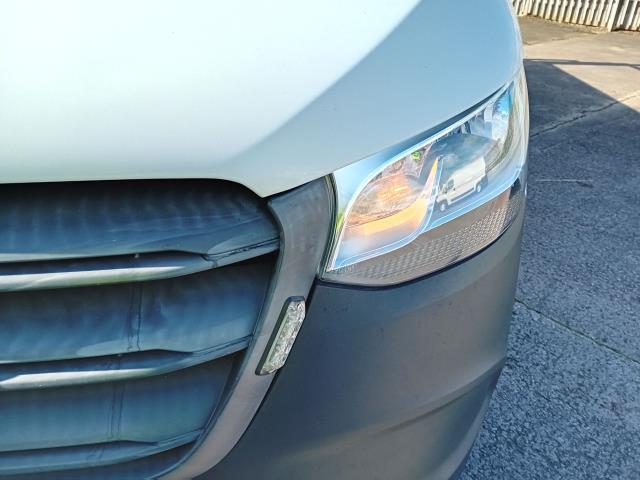 2020 Mercedes-Benz Sprinter 316CDI 13FT DROPSIDE 160PS EURO 6  TAIL LIFT AUTO  (KW20ZZT) Image 46