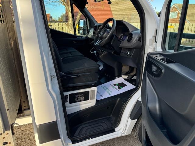 2021 Mercedes-Benz Sprinter L3 315 DROPSIDE (TAIL LIFT) EURO 6 (KW21CVN) Image 13