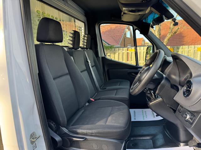 2021 Mercedes-Benz Sprinter L3 315 DROPSIDE (TAIL LIFT) EURO 6 (KW21CVN) Image 16