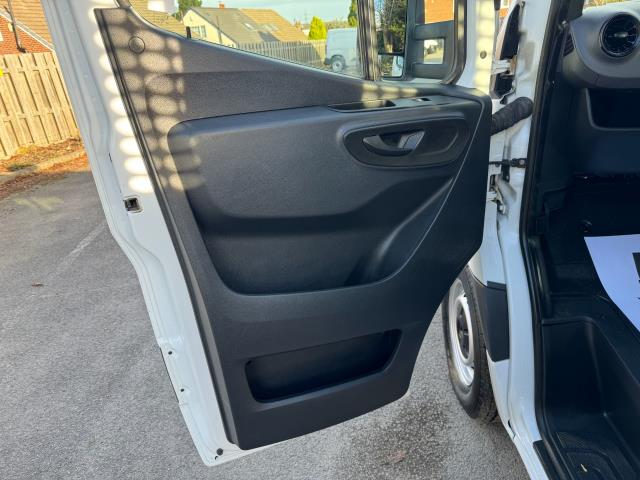 2021 Mercedes-Benz Sprinter L3 315 DROPSIDE (TAIL LIFT) EURO 6 (KW21CVN) Image 39