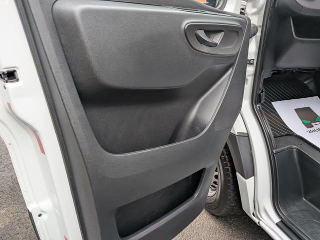 2021 Mercedes-Benz Sprinter 3.5T Progressive Dropside 315 CDI (KW21CVR) Image 26