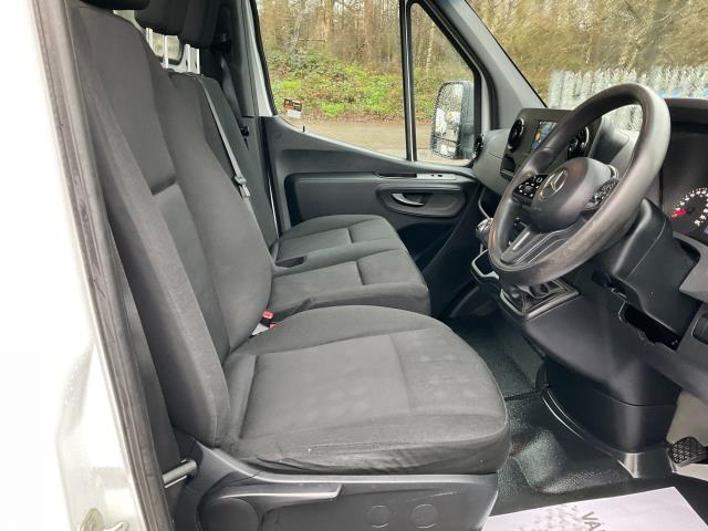 2021 Mercedes-Benz Sprinter 315 CDI L3 Progressive (Drop Side)(Tail Lift) (KW21CWO) Image 17