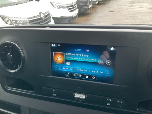 2021 Mercedes-Benz Sprinter 315 CDI L3 Progressive (Drop Side)(Tail Lift) (KW21CWO) Image 21