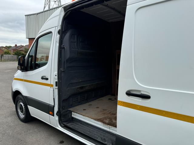 2021 Mercedes-Benz Sprinter 3.5T H2 Progressive Van (KW21LRA) Image 44