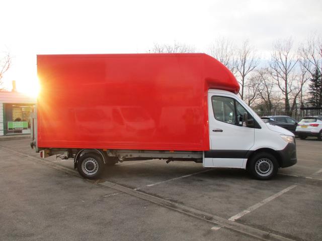 2019 Mercedes-Benz Sprinter 314 L3 RWD 3.5 TONNE LUTON TAIL LIFT (KX19TWM) Image 3