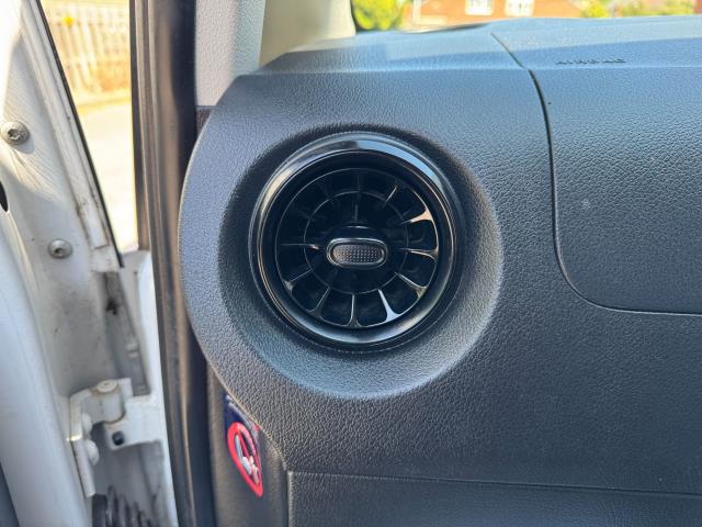 2021 Mercedes-Benz Vito 116 CDI Progressive Van 9G-Tronic (KX21GCM) Image 46