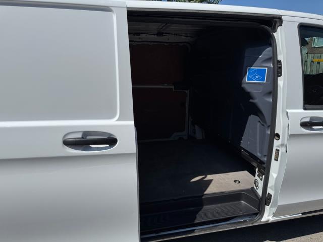 2021 Mercedes-Benz Vito 116 CDI Progressive Van 9G-Tronic (KX21GCM) Image 50