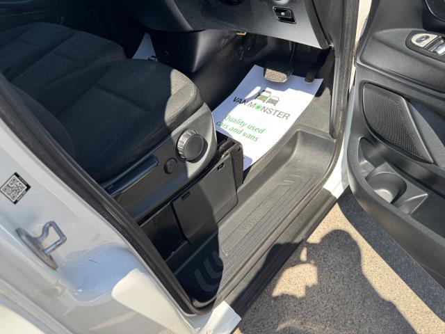 2021 Mercedes-Benz Vito 116 CDI Progressive Van 9G-Tronic (KX21GCM) Image 17