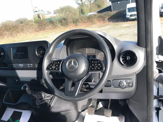2018 Mercedes-Benz Sprinter 3.5T L2 H2 Van (KX68XMH) Image 24