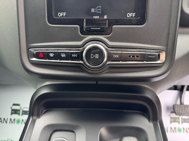 2021 Levc Vn5 110 Kw 31 Kwh Business Van Auto (LL71EEJ) Image 32
