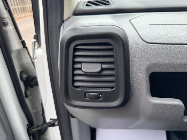 2021 Levc Vn5 110 Kw 31 Kwh Business Van Auto (LL71EEJ) Image 46