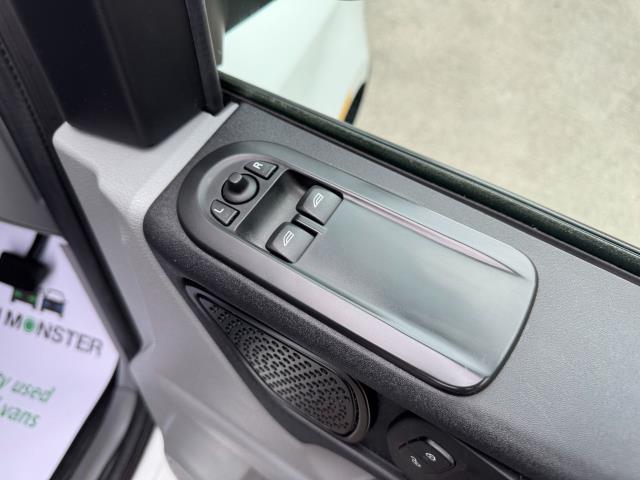 2021 Levc Vn5 110 Kw 31 Kwh Business Van Auto (LL71EEJ) Image 19