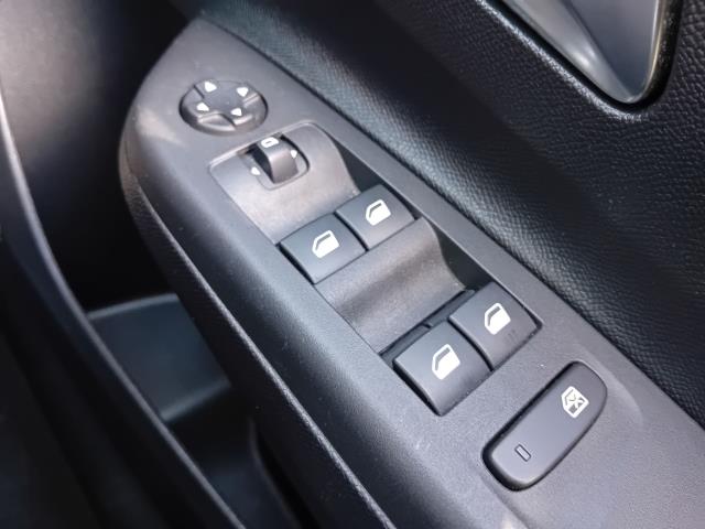 2023 Vauxhall Corsa 1.2 Design 5Dr (LM23VFU) Image 37