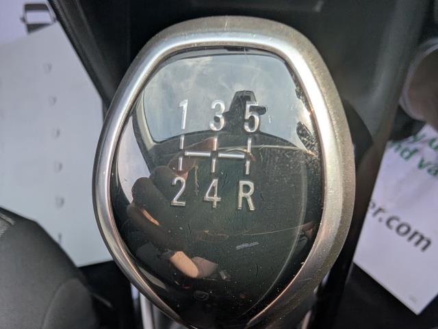 2022 Vauxhall Corsa 1.2 Design 5Dr (LO72UYN) Image 28