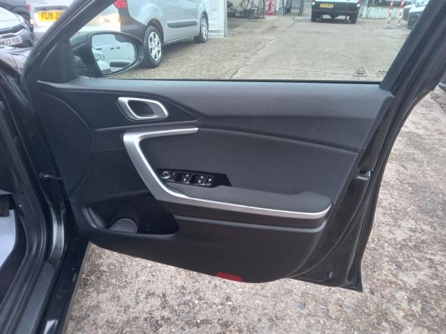 2023 Kia Ceed 1.5T Gdi Isg 2 5Dr (MC23KDO) Image 34