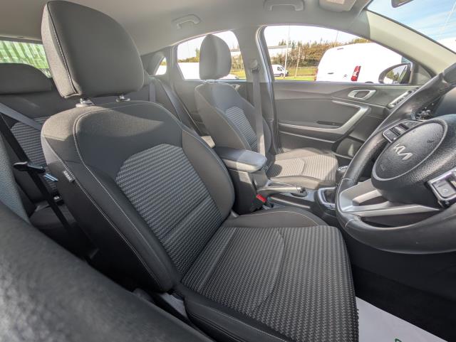 2023 Kia Ceed 1.5T Gdi Isg 2 5Dr (MH23FDX) Image 11
