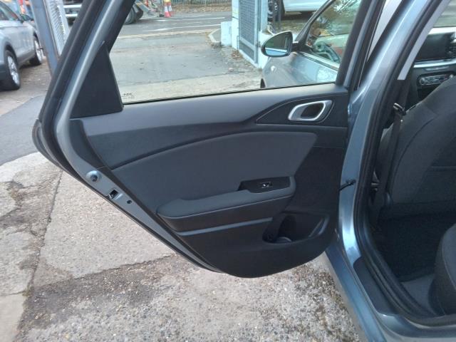 2023 Kia Ceed 1.5T Gdi Isg 2 5Dr (MH23FDY) Image 22