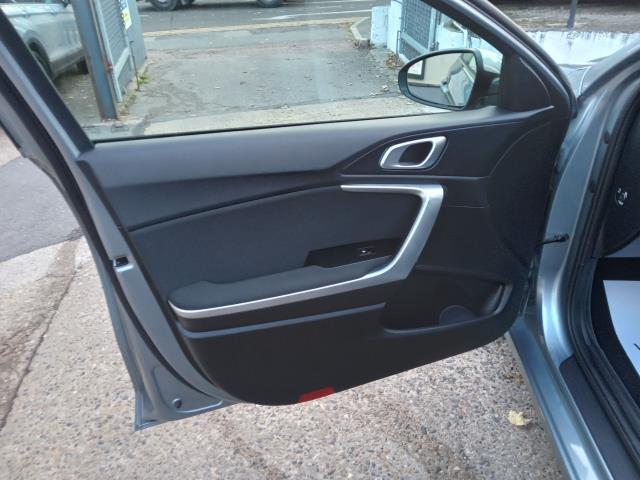 2023 Kia Ceed 1.5T Gdi Isg 2 5Dr (MH23FDY) Image 18