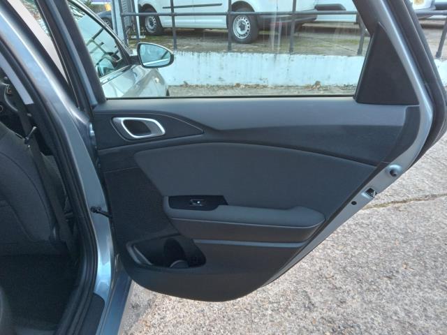 2023 Kia Ceed 1.5T Gdi Isg 2 5Dr (MH23FDY) Image 28