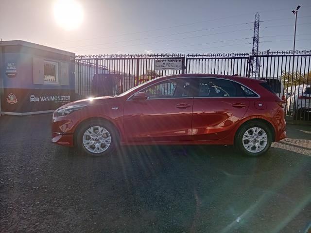 2023 Kia Ceed 1.5T Gdi Isg 2 5Dr (MH23FEG) Image 6