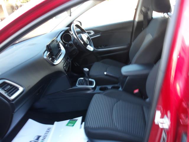 2023 Kia Ceed 1.5T Gdi Isg 2 5Dr (ML73TXM) Image 18