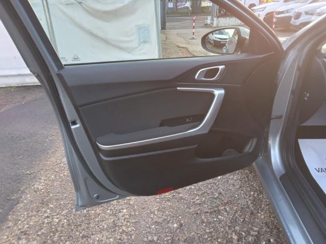 2023 Kia Ceed 1.5T Gdi Isg 2 5Dr (MM23YUU) Image 19