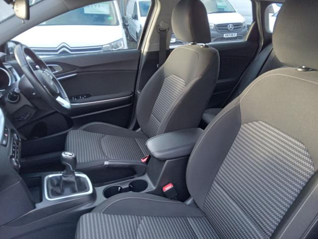 2023 Kia Ceed 1.5T Gdi Isg 2 5Dr (MM23YUU) Image 17
