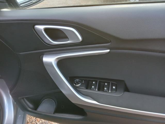 2023 Kia Ceed 1.5T Gdi Isg 2 5Dr (MM23YUU) Image 32