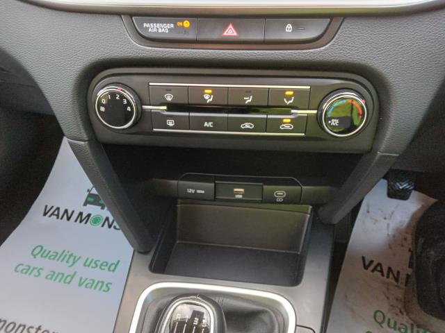 2023 Kia Ceed 1.5T Gdi Isg 2 5Dr (MM23YUU) Image 39