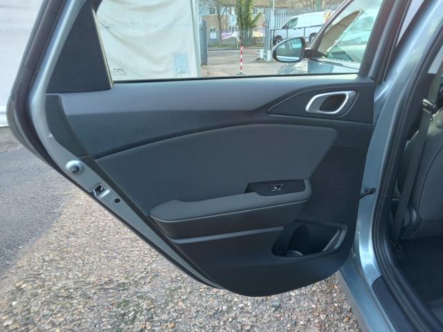 2023 Kia Ceed 1.5T Gdi Isg 2 5Dr (MM23YUU) Image 23