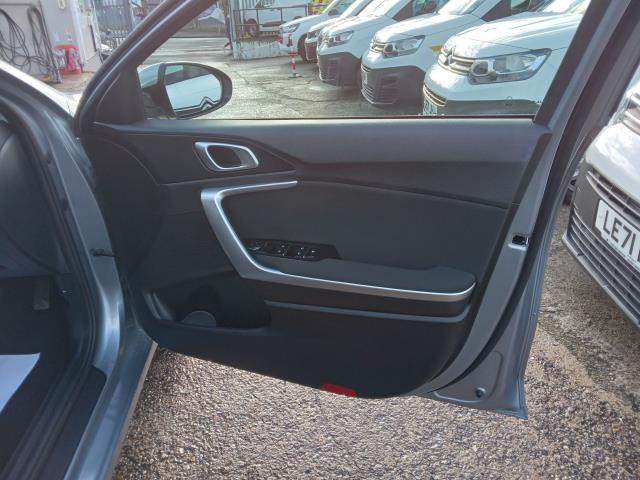 2023 Kia Ceed 1.5T Gdi Isg 2 5Dr (MT73CCA) Image 31