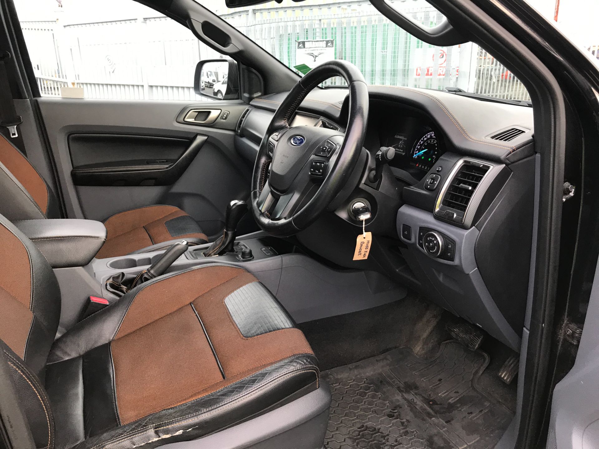 2016 Ford Ranger WILDTRAK DOUBLE CAB 4X4 3.2TDCI 200PS AUTOMATIC EURO 6 (MV66XUU) Image 17